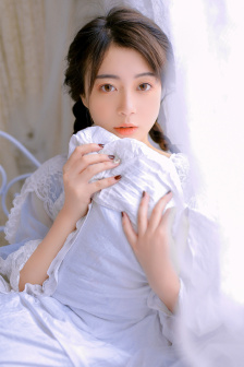 女式开襟睡衣裙子做双人运动